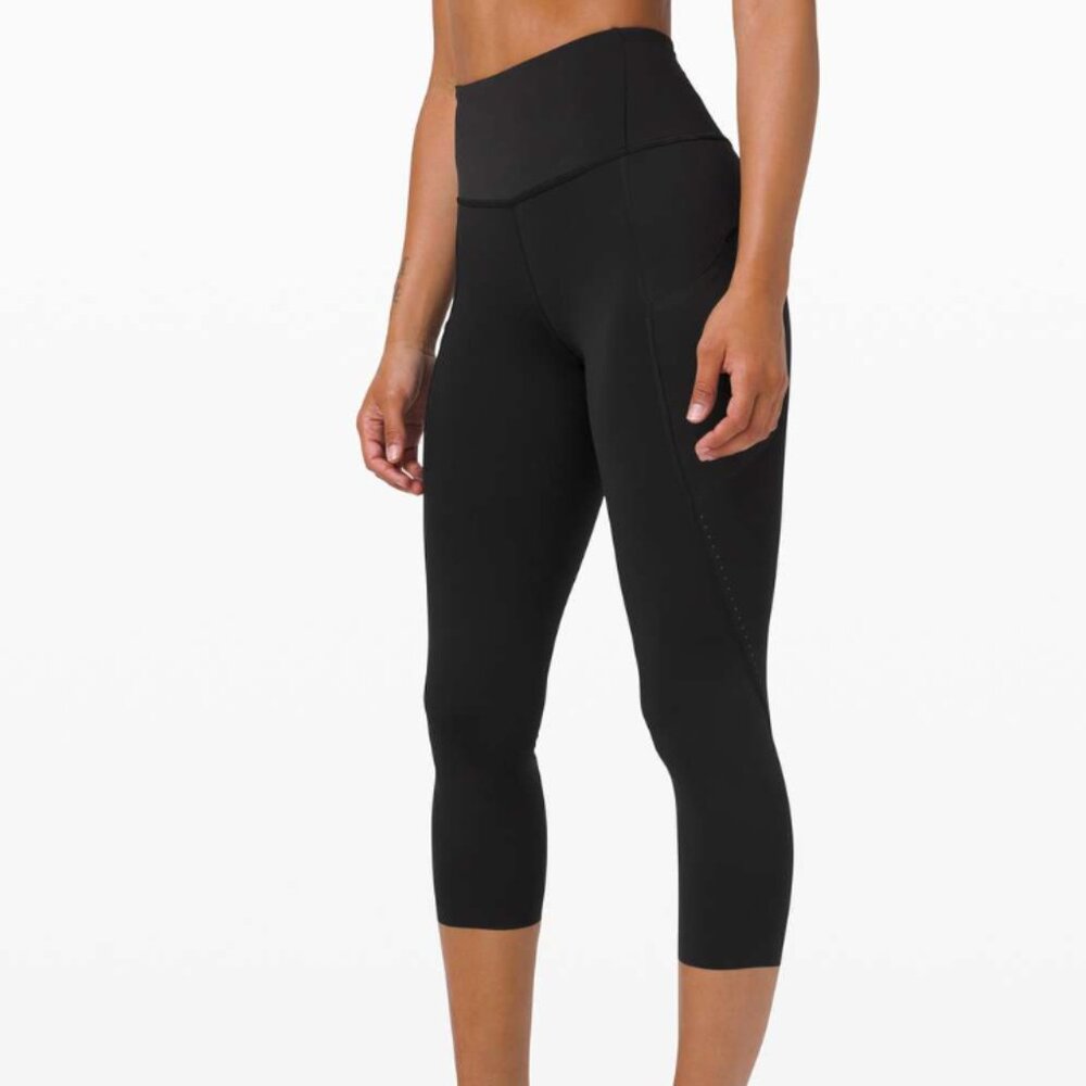 Lululemon Fast and Free High-Rise Tight 7 Pocket - CROPPED 19" - in Black